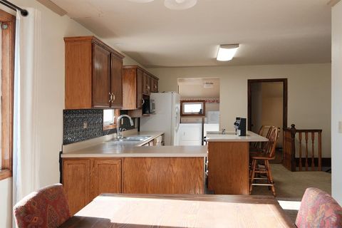 Tiny photo for 37 9th Street SW St, Sioux Center, IA 51250 (MLS # 831731)