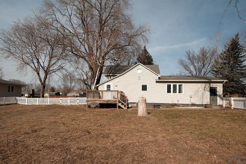 Tiny photo for 37 9th Street SW St, Sioux Center, IA 51250 (MLS # 831731)