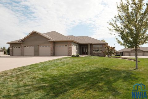 Tiny photo for 2390 Riviera Road, Sioux Center, IA 51250 (MLS # 830617)
