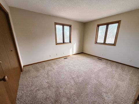 Tiny photo for 604 2nd St SE #4, Orange City, IA 51041 (MLS # 832139)