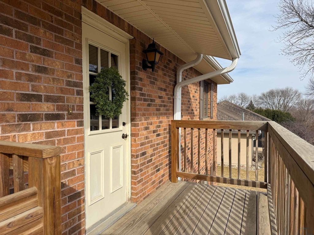 Photo of 604 2nd St SE #4, Orange City, IA 51041 (MLS # 832139)