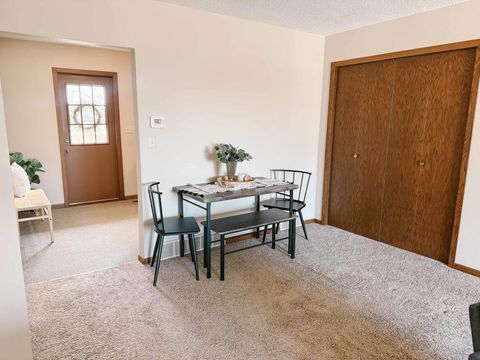 Tiny photo for 604 2nd St SE #4, Orange City, IA 51041 (MLS # 832139)