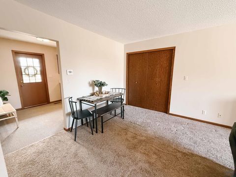 Tiny photo for 604 2nd St SE #4, Orange City, IA 51041 (MLS # 832139)