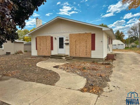 Photo of 1322 15th St, Rock Valley, IA 51247 (MLS # 830839)