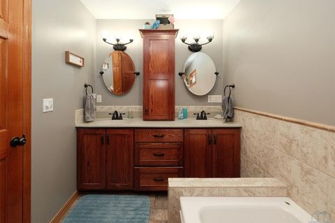 Tiny photo for 3585 Ironwood Ave, Orange City, IA 51041 (MLS # 831741)