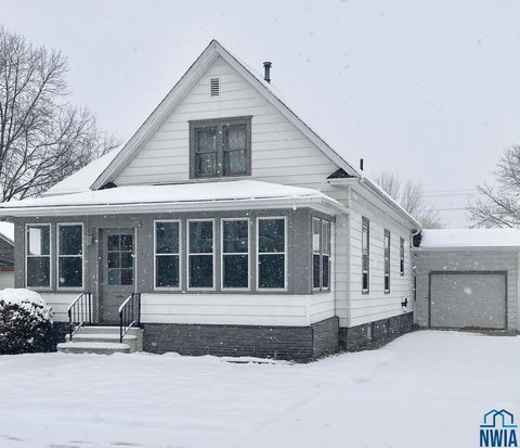 Photo of 911 10th Street, Sheldon, IA 51201 (MLS # 829369)