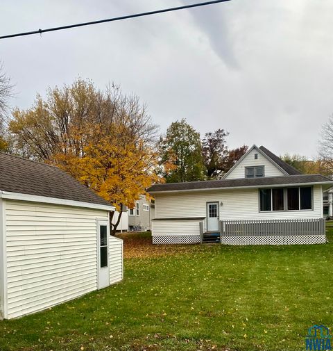 Tiny photo for 911 10th Street, Sheldon, IA 51201 (MLS # 829369)