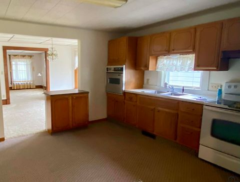 Tiny photo for 911 10th Street, Sheldon, IA 51201 (MLS # 829369)