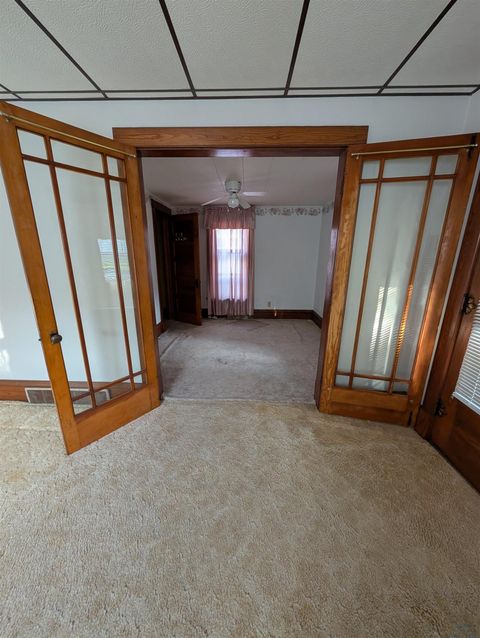 Tiny photo for 911 10th Street, Sheldon, IA 51201 (MLS # 829369)