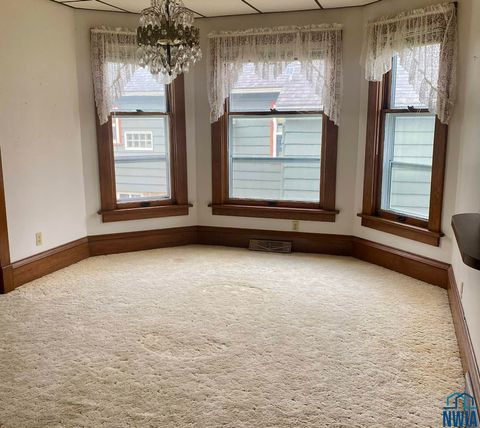 Tiny photo for 911 10th Street, Sheldon, IA 51201 (MLS # 829369)