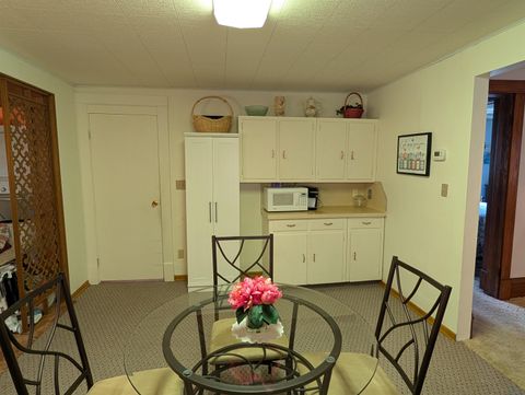 Tiny photo for 911 10th Street, Sheldon, IA 51201 (MLS # 829369)