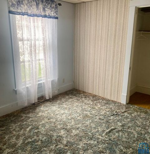 Tiny photo for 911 10th Street, Sheldon, IA 51201 (MLS # 829369)