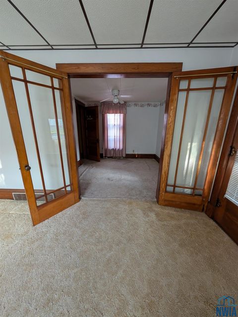 Tiny photo for 911 10th Street, Sheldon, IA 51201 (MLS # 829369)