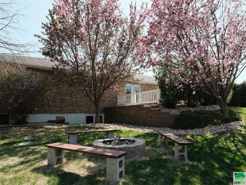 Tiny photo for 544 13th Street Circle SE Cir, Sioux Center, IA 51250 (MLS # 828491)