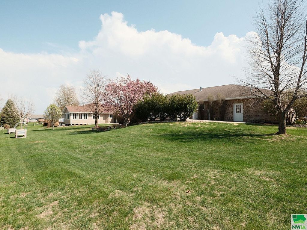 Photo of 544 13th Street Circle SE Cir, Sioux Center, IA 51250 (MLS # 828491)