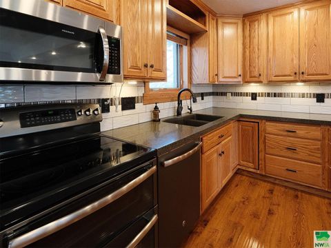 Tiny photo for 544 13th Street Circle SE Cir, Sioux Center, IA 51250 (MLS # 828491)