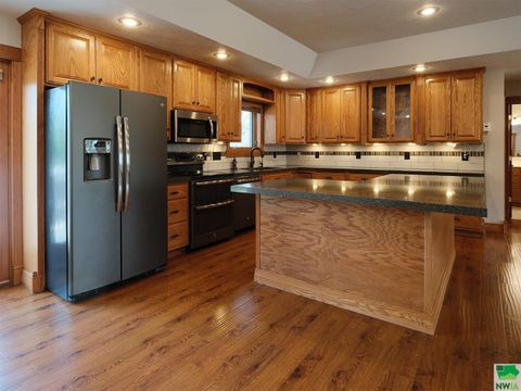 Tiny photo for 544 13th Street Circle SE Cir, Sioux Center, IA 51250 (MLS # 828491)