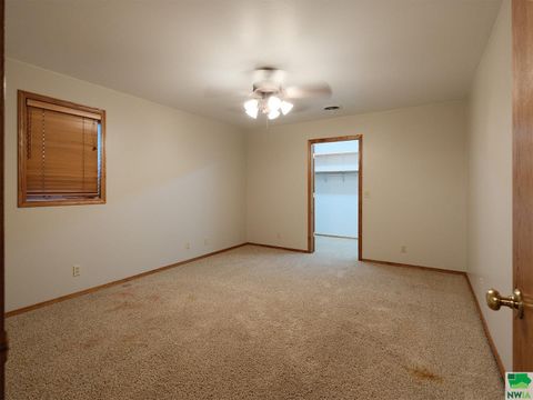 Tiny photo for 544 13th Street Circle SE Cir, Sioux Center, IA 51250 (MLS # 828491)