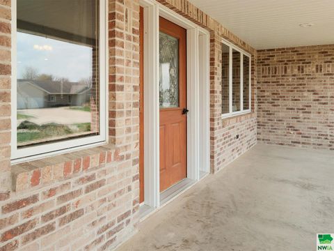 Tiny photo for 544 13th Street Circle SE Cir, Sioux Center, IA 51250 (MLS # 828491)