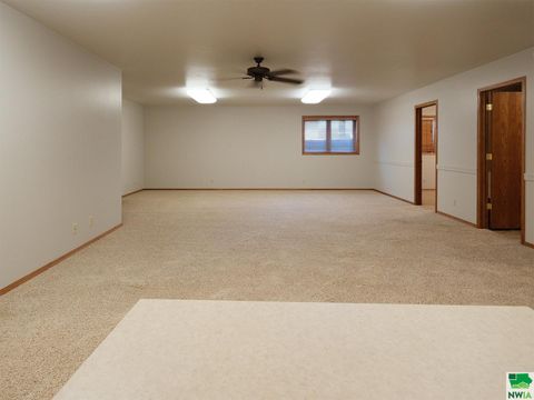 Tiny photo for 544 13th Street Circle SE Cir, Sioux Center, IA 51250 (MLS # 828491)
