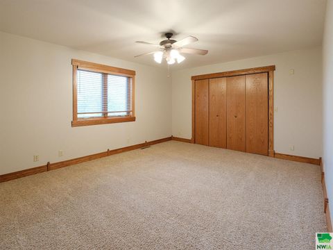 Tiny photo for 544 13th Street Circle SE Cir, Sioux Center, IA 51250 (MLS # 828491)