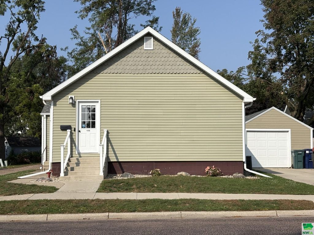 Photo of 416 Boston Ave NE Ave, Orange City, IA 51041 (MLS # 830339)
