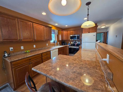 Tiny photo for 604 11th St SE St, Orange City, IA 51041 (MLS # 832169)