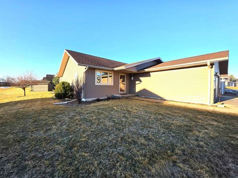 Tiny photo for 604 11th St SE St, Orange City, IA 51041 (MLS # 832169)