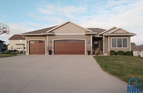 Photo of 1839 5th Ave SE Ave, Sioux Center, IA 51250 (MLS # 830976)