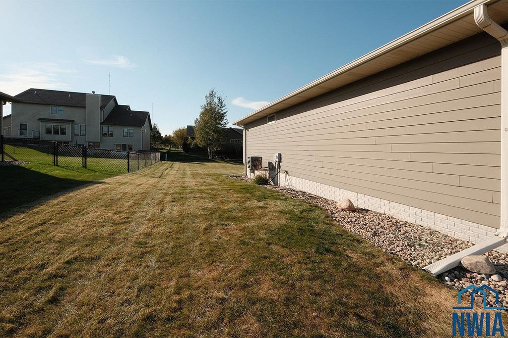 Photo of 1839 5th Ave SE Ave, Sioux Center, IA 51250 (MLS # 830976)