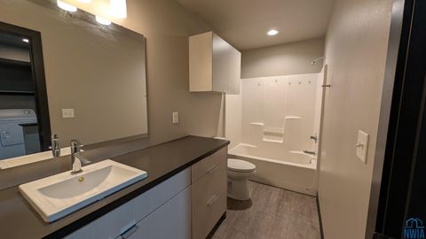 Tiny photo for 720 12th St NE St #10, Sioux Center, IA 51250 (MLS # 831131)