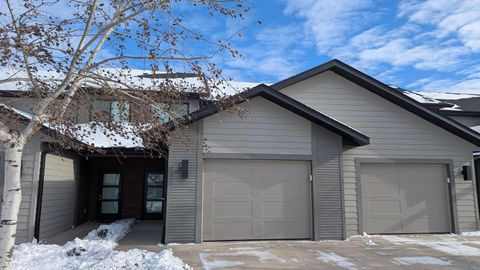 Tiny photo for 720 12th St NE St #10, Sioux Center, IA 51250 (MLS # 831131)