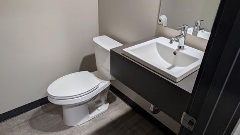 Tiny photo for 720 12th St NE St #10, Sioux Center, IA 51250 (MLS # 831131)