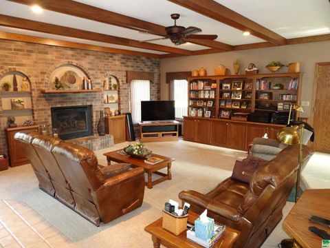 Tiny photo for 1411 Rainbow Dr, Sheldon, IA 51201 (MLS # 823640)