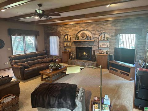 Tiny photo for 1411 Rainbow Dr, Sheldon, IA 51201 (MLS # 823640)