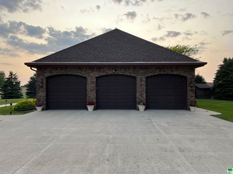 Tiny photo for 1411 Rainbow Dr, Sheldon, IA 51201 (MLS # 823640)