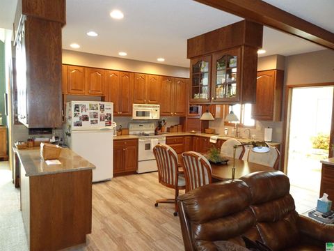 Tiny photo for 1411 Rainbow Dr, Sheldon, IA 51201 (MLS # 823640)