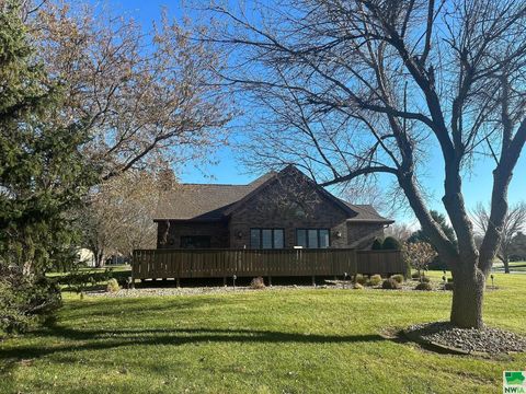 Tiny photo for 1411 Rainbow Dr, Sheldon, IA 51201 (MLS # 823640)