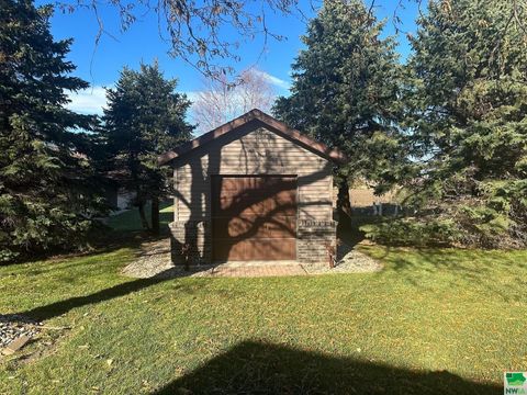 Tiny photo for 1411 Rainbow Dr, Sheldon, IA 51201 (MLS # 823640)