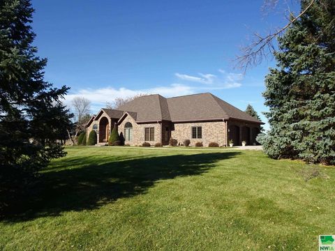 Tiny photo for 1411 Rainbow Dr, Sheldon, IA 51201 (MLS # 823640)