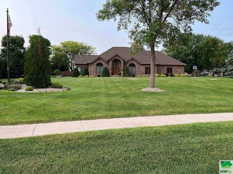 Tiny photo for 1411 Rainbow Dr, Sheldon, IA 51201 (MLS # 823640)