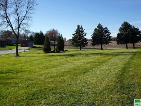 Tiny photo for 1411 Rainbow Dr, Sheldon, IA 51201 (MLS # 823640)