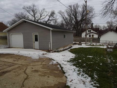 Tiny photo for 1121 10th Street, Sheldon, IA 51201 (MLS # 831351)