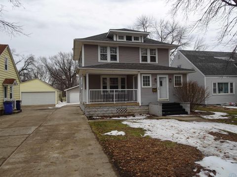 Photo of 1121 10th Street, Sheldon, IA 51201 (MLS # 831351)