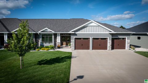Tiny photo for 2610 Ridge Rd, Sioux Center, IA 51250 (MLS # 829723)