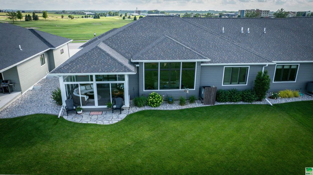 Photo of 2610 Ridge Rd, Sioux Center, IA 51250 (MLS # 829723)