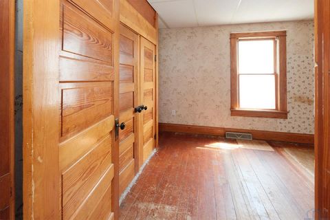Tiny photo for 611 E 10th St, Alton, IA 51003 (MLS # 832441)