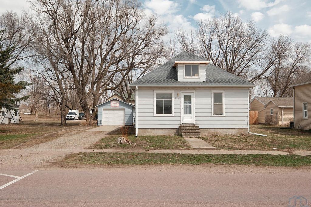 Photo of 611 E 10th St, Alton, IA 51003 (MLS # 832441)