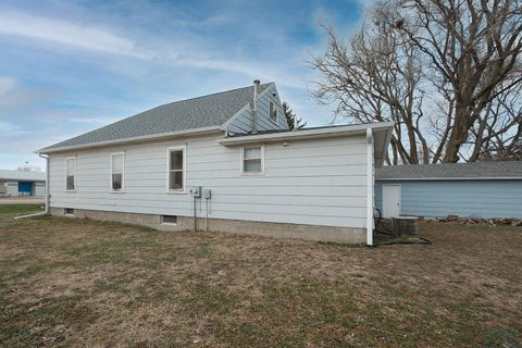 Tiny photo for 611 E 10th St, Alton, IA 51003 (MLS # 832441)