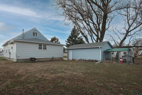 Tiny photo for 611 E 10th St, Alton, IA 51003 (MLS # 832441)